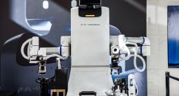 工業(yè)具身智能矩陣成型！普羅宇宙發(fā)布大白機器人2.0 及靈巧手